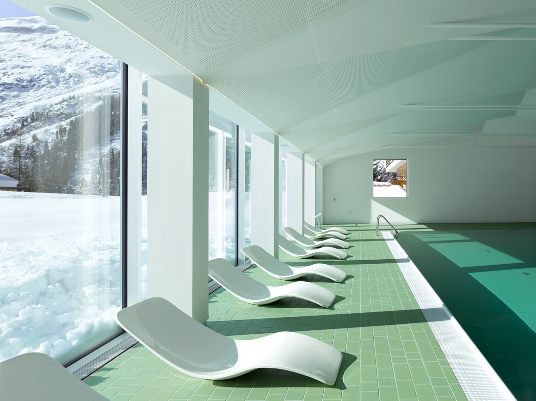 piscine de zinal - 2013 - cheseauxrey sàrl   ©Thomas Jantscher